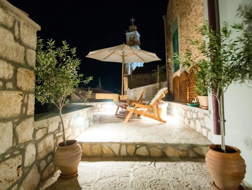Luca'S Houses Chalki Town Exteriér fotografie